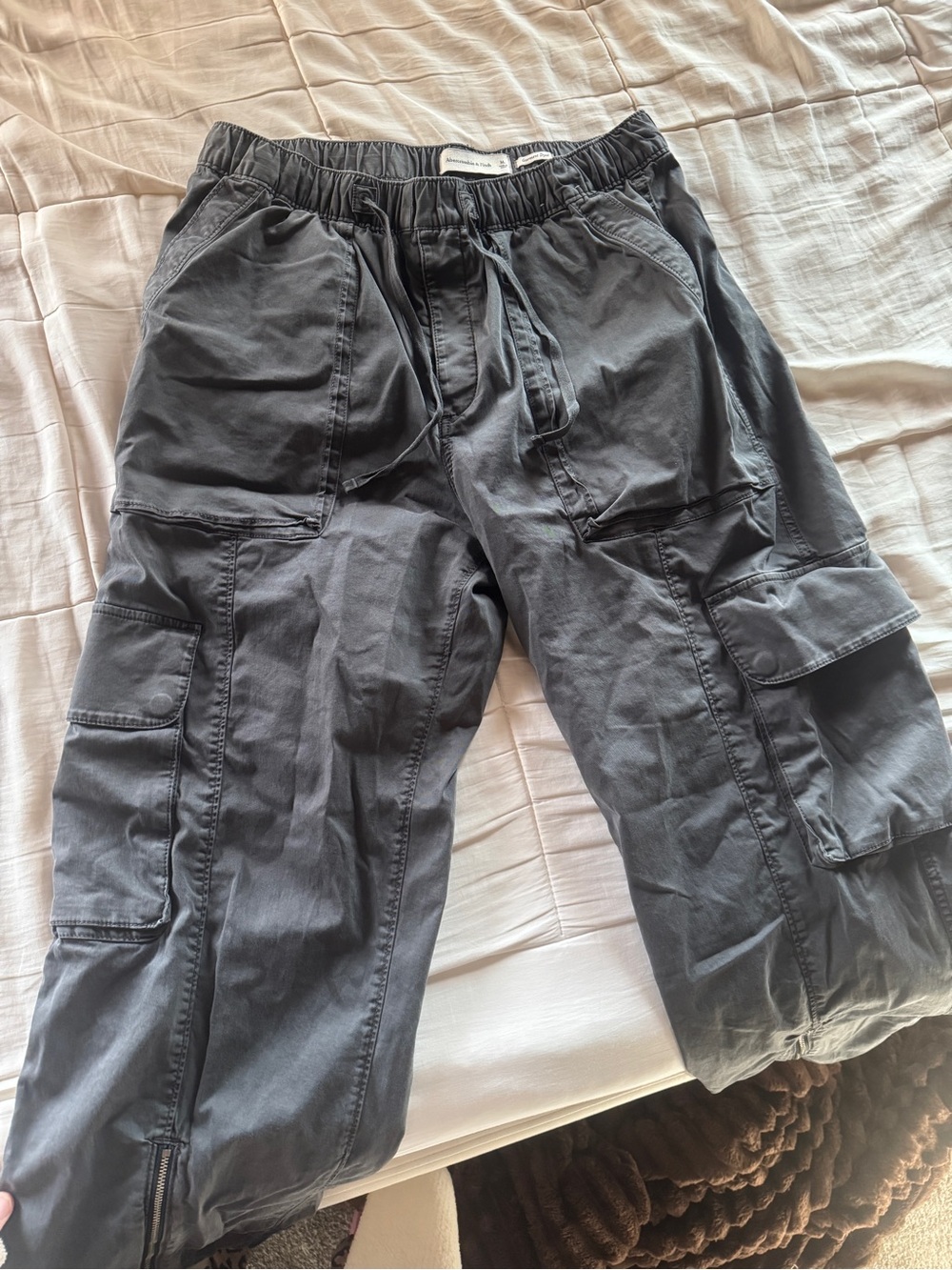 Abercrombie & Fitch Charcoal gray Cargo wide leg sporty Style Pants - Picture 6 of 6